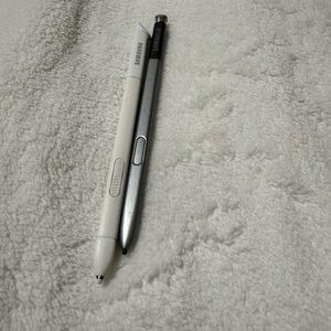 Authentic Samsung Stylus Pen Set in White and Silver